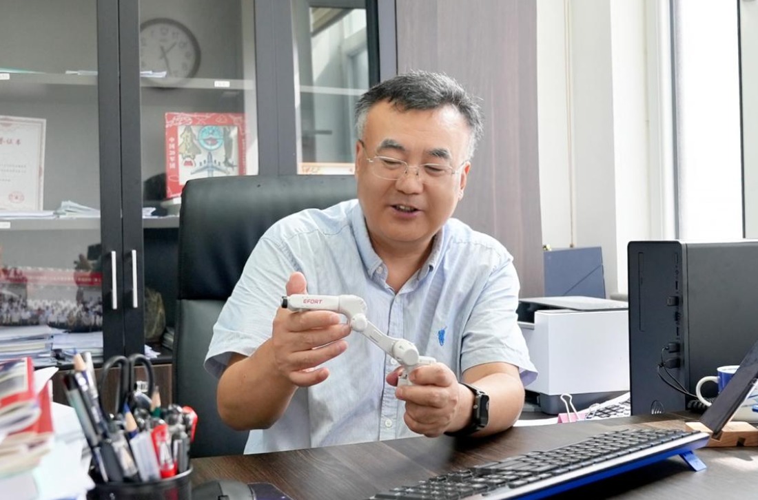 逐光而行 弘扬科学家精神｜刘战强：围绕关键核心，突破！再突破！